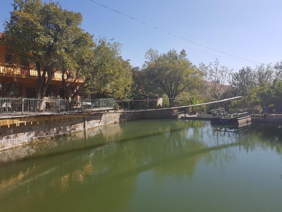 Amiran'S Lake Otel Tiflis Dış mekan fotoğraf